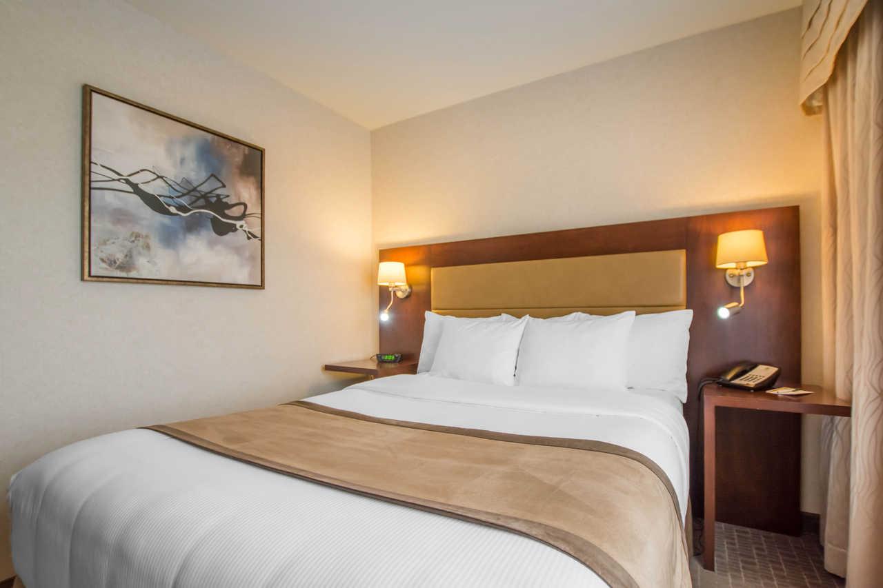 Quality Inn & Suites Val-d'Or Exterior foto